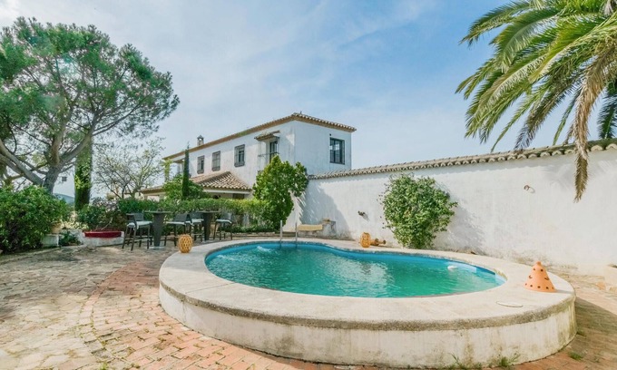 Aldeaquemada House | Inviting 5-Bedroom Getaway in Aldeaquemada with Pool