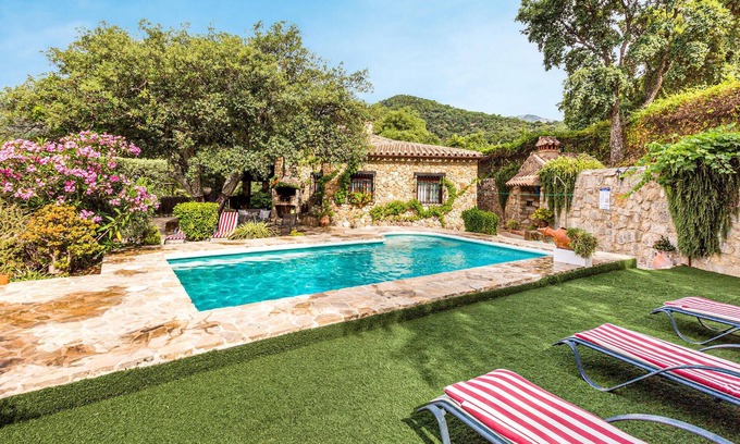 Algatocin House | Ideal 3 Bedroom Accommodation in Scenic Algatocin