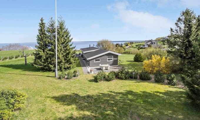 Hoeve Strand House | Experience a Coastal Retreat with Ocean View & Spa