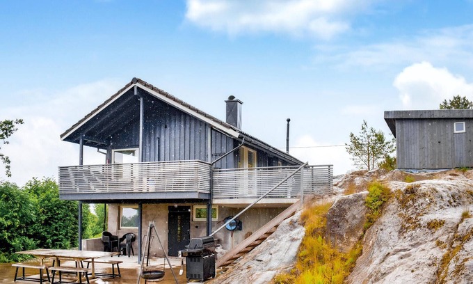 Vindafjord House | Scenic Cottage with Breathtaking Views of Bjoafjord