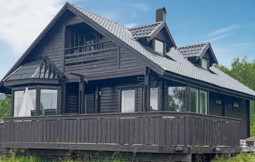 Botn House | Inviting Home in Bogen I Ofoten with Hot Tub & Sauna