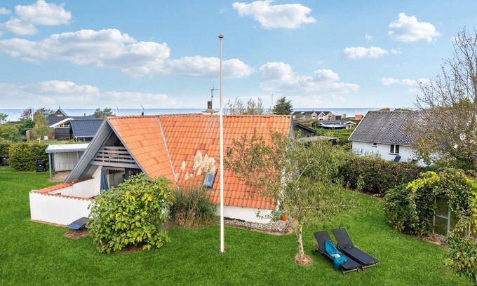 Skastrup Strand House | Charming Vacation Home Near Skaastrup Beach on Nordfünen