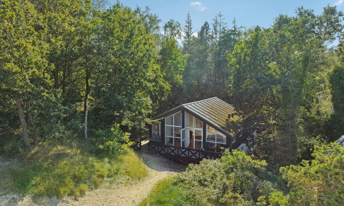 Hvidbjerg Strand House | Spacious 3 Bedroom Getaway in Beautiful Børkop