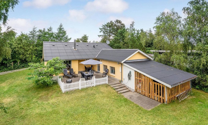 Øer Strand House | Inviting Cottage with Ocean View & Private Pool - 10/10 Rated