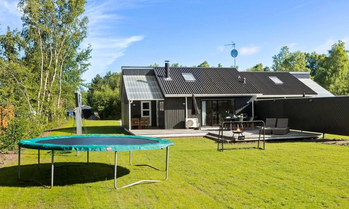 Øer Strand House | Charming Vacation Home with Sauna by Öer Strand