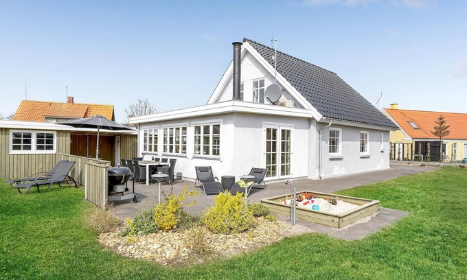 Bønnerup Strand House | Renovated Vacation Home in Bønnerup with Ocean Views