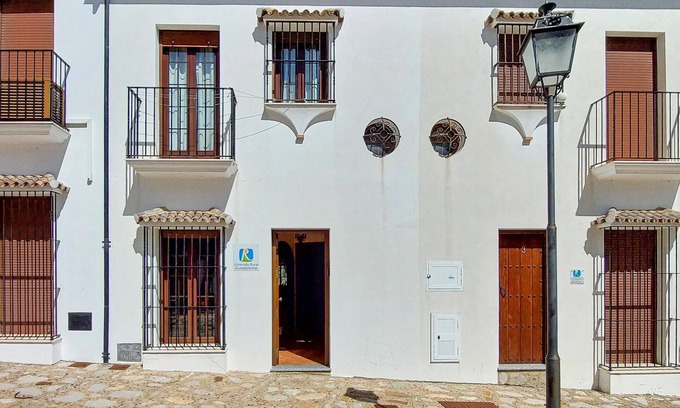 Grazalema House | Relaxing 3 Bedroom Retreat in Grazalema with Spa Access