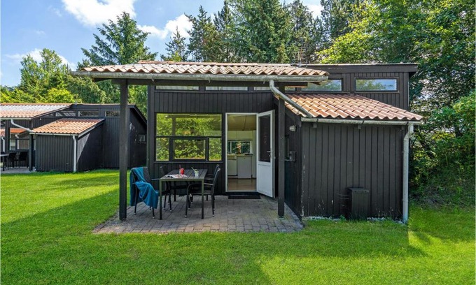 Hampen House | Charming Hampen Home with Wifi and Child-Friendly Amenities