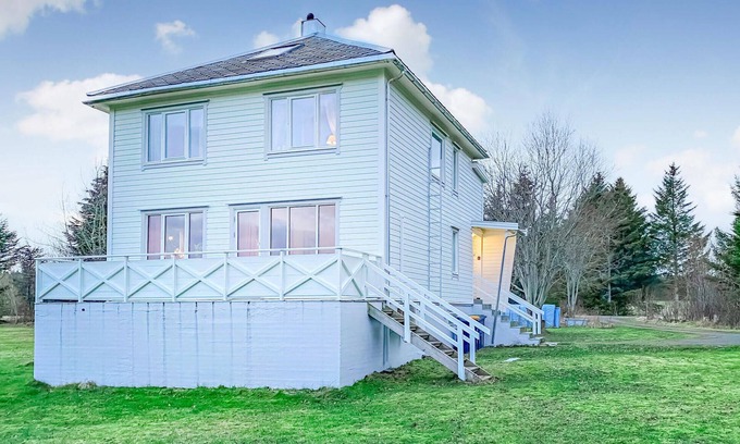 Sandoy House | Family-Friendly Cottage with Ocean Views on a Scenic Island