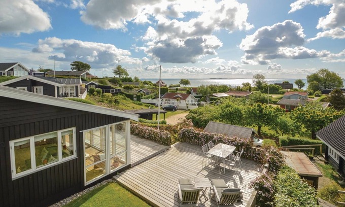 Hejlsminde Strand House | Tranquil Retreat with Ocean Views in a Quiet Location