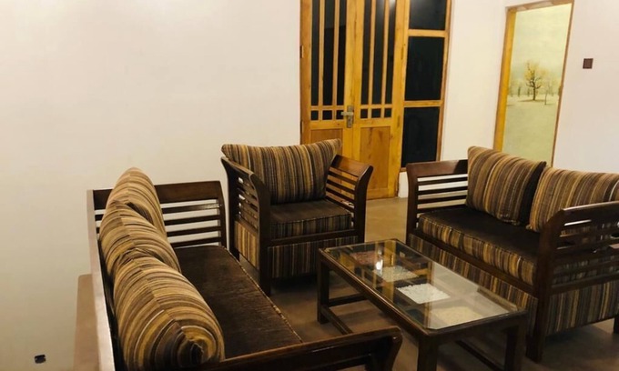 Hikkaduwa House | Inviting Home in Hikka: Ideal for Family Getaways