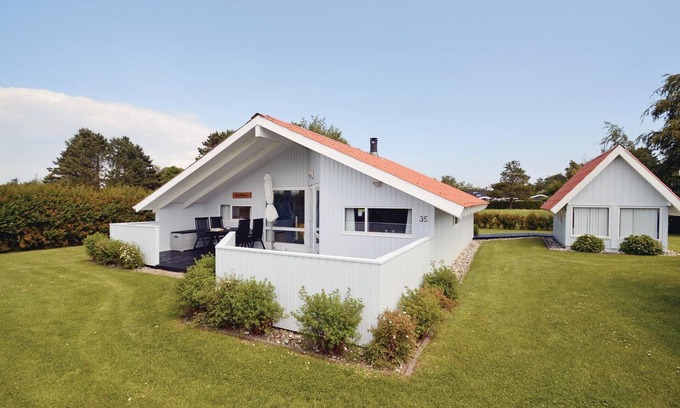 Karrebksminde House | Cozy Oceanfront Retreat on Enø Island in Karrebæksminde