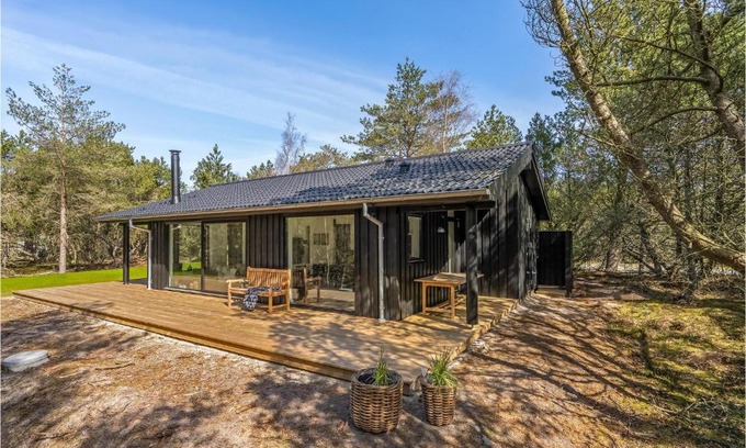 Læsø House | Comfortable Getaway in Læsø with Kitchen & Pet Friendly