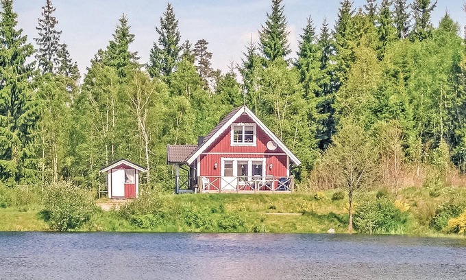 Langaryd House | Tranquil Cottage with Lake View and Rich Bird Life
