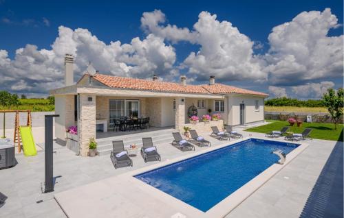 Loborika House | Cozy Retreat in Loborika with Pool and Free Wifi