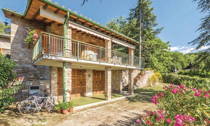 San Feliciano House | Bright Vacation Home with Spa, Near Lake Trasimeno