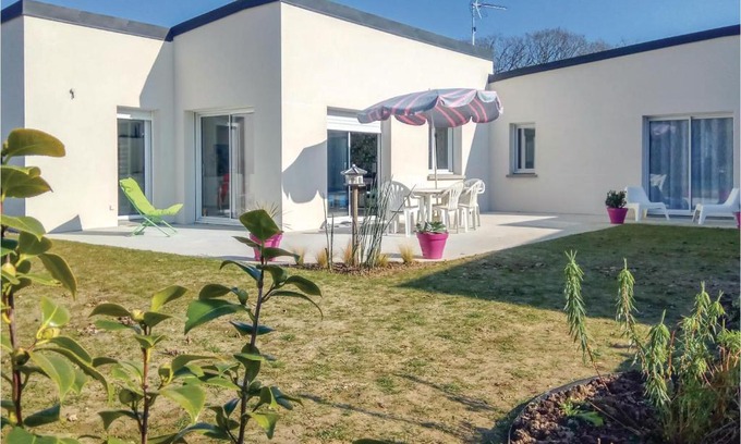 Matignon House | Family-Friendly 3 Bedroom Home in Matignon Awaits You