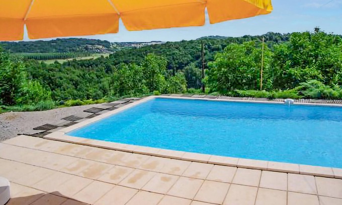 Montignac House | Experience an Unforgettable Stay in a Poolside Retreat