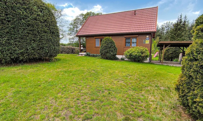 Gledy House | Family Friendly Cottage by the Lake with Great Amenities