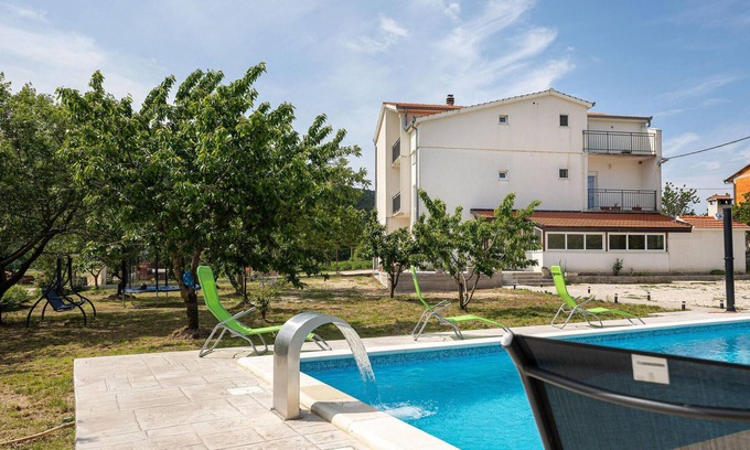 Neoric House | Relaxing Vacation Home with Pool in Split's Hinterland