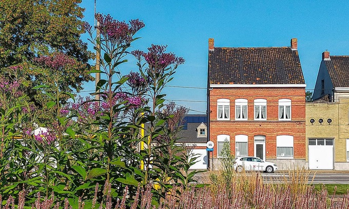 Oostvleteren House | Idyllic Vacation Home with Garden Near Lake in Oostvleteren