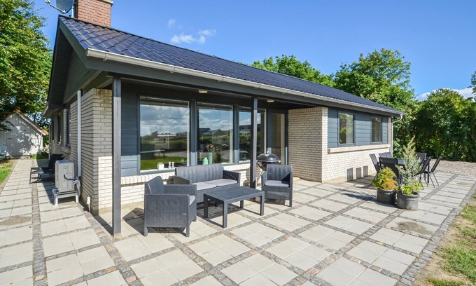 Ronbjerg House | Enjoy a Relaxing Vacation in a Modern Limfjord Retreat