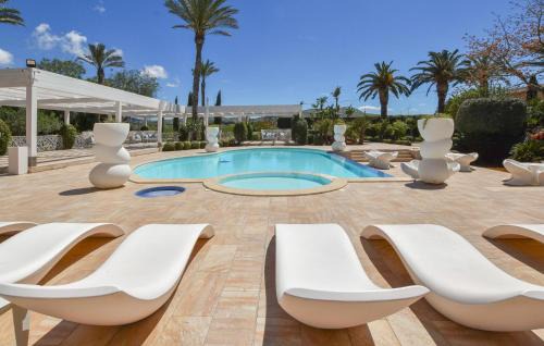 Partinico House | Welcoming Home in Partinico with Free Wifi and Pool