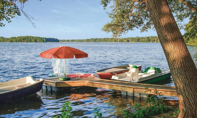 Pinnow House | Inviting 2-Bedroom Accommodation in Scenic Pinnow