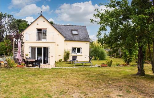 Plouezec House | Welcoming Home in Plouézec with Free Wifi & Pet-Friendly