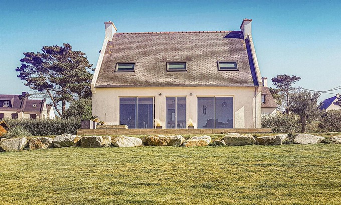 Plouarzel House | Unforgettable Vacation Cottage with Oceanfront Views