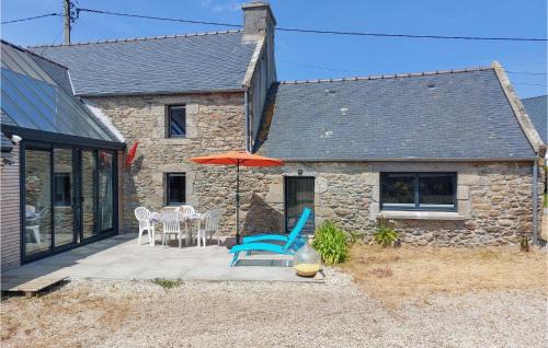Lanveoc House | Family-Friendly Home in Plouguerneau with Kitchen