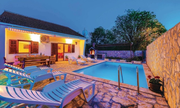 Primorski Dolac House | Pet-Friendly 2 Bedroom Getaway in Primorski Dolac
