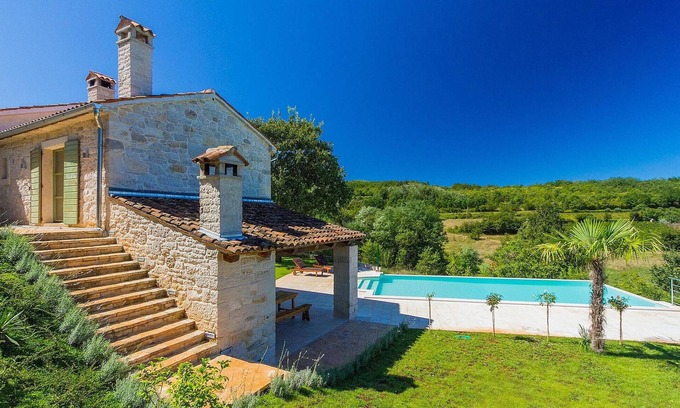 Rakotule House | Spacious 3 Bedroom Retreat with Private Pool and Spa in Rakotule
