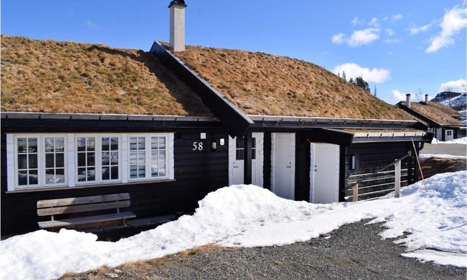 Atra House | Inviting Home in Rjukan with Breathtaking Mountain Views