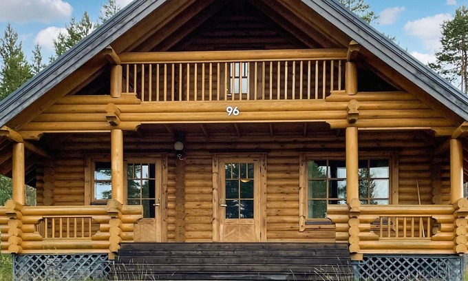 Stoten House | Inviting Log Cabin Retreat with Sauna in Stöten's Nature
