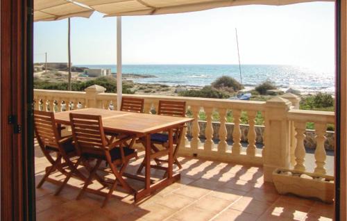 Ses Covetes House | Family-Friendly Retreat in Ses Covetes with Kitchen Access