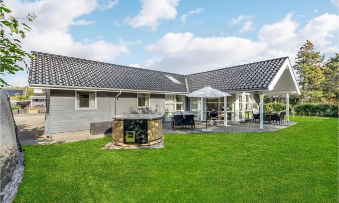 Store Kongsmark House | Inviting Home in Slagelse with Kitchen & Pet-Friendly Perks