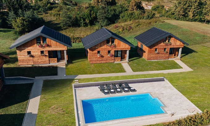 Slunj House | Discover a Cozy Log House with Pool and Lake Views