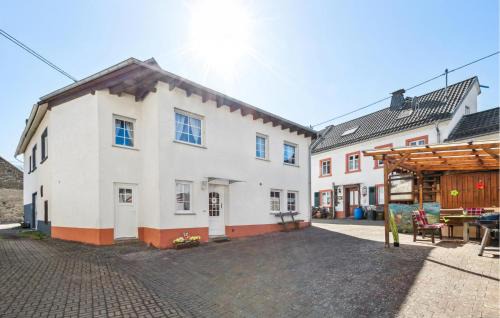 Strohn House | Charming Strohn Home with Kitchen - Rated 8.6/10