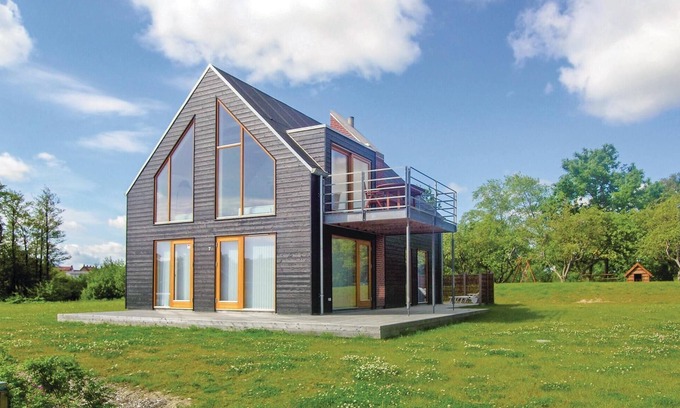 Stubbekobing House | Architect-Designed Cottage at Kongsnæs Feriecenter Awaits