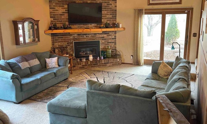 Yellow Medicine County Other | Inviting Home in the Heart of the Prairie - Guest Rated 10/10