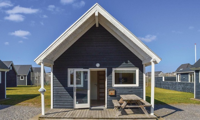 Thyboron House | Relaxing 2-Bedroom Getaway with Oceanfront Views in Thyborøn