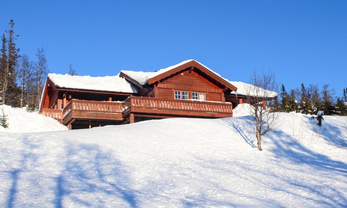 Atra House | Cozy 3 Bedroom Retreat in Tuddal with Lake Views