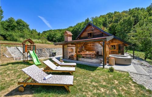 Gornji Kneginec House | Pet-Friendly Retreat in Varazdin Breg with Hot Tub