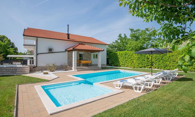 Imotski House | Relaxing Vacation Home with Pool in Scenic Vinjani Donji