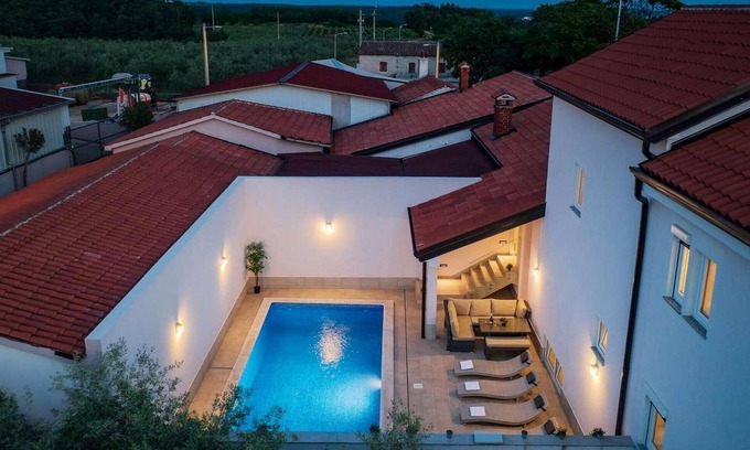 Visnjan House | Relax at Villa Marija Prodan: Wellness Retreat with Sea Views