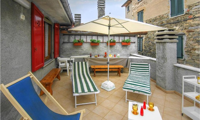 Stazzema House | Comfortable Volegno Retreat with Convenient Kitchenette