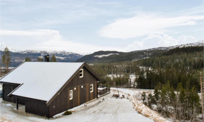 Voss House | Inviting Voss Retreat with Kitchen & Family Friendly Amenities