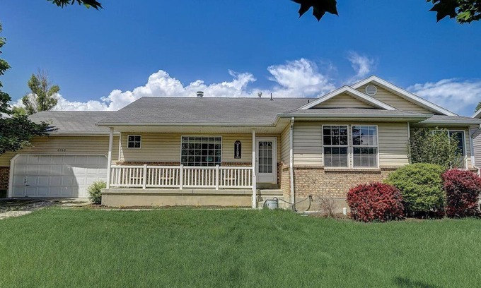 West Jordan House | Inviting West Jordan Home with Hot Tub and Ping Pong Table