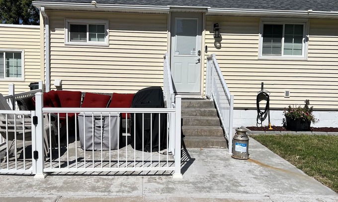 North Platte House | Inviting Home Minutes from I80 with Hot Tub & Breakfast